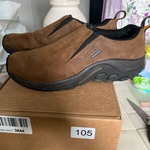 Merrell Men's Brown Jungle Moc Nubuck slip ons. In good preowned condition